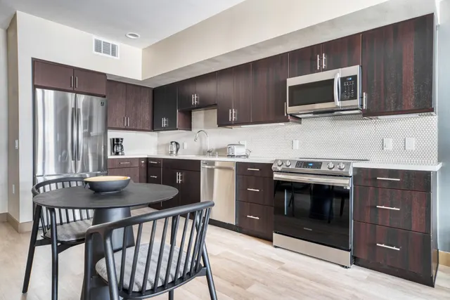 Bayswater Avenue 920