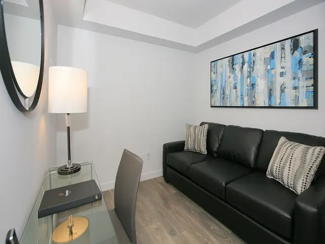 15 Roehampton Ave 15 i Toronto, Canada