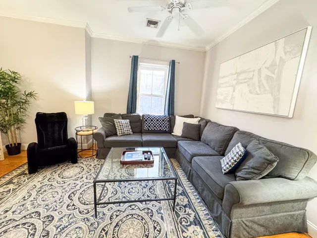 7 Harvard Square