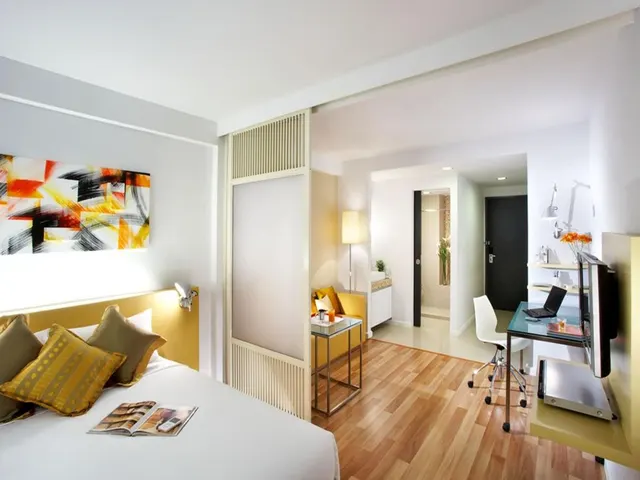 8 Soi Sukhumvit 16 (Sammitr), Khwaeng Kl
