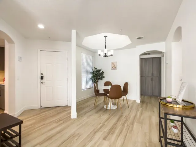 N 71st St #363 15608