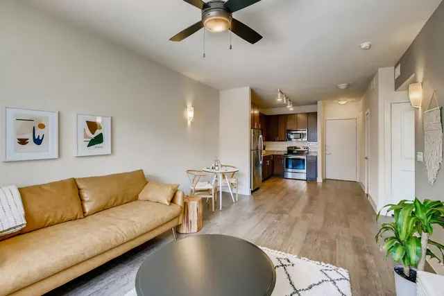 3210 Esperanza Crossing