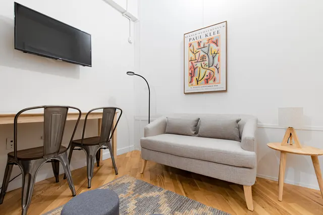 41st Avenue 29