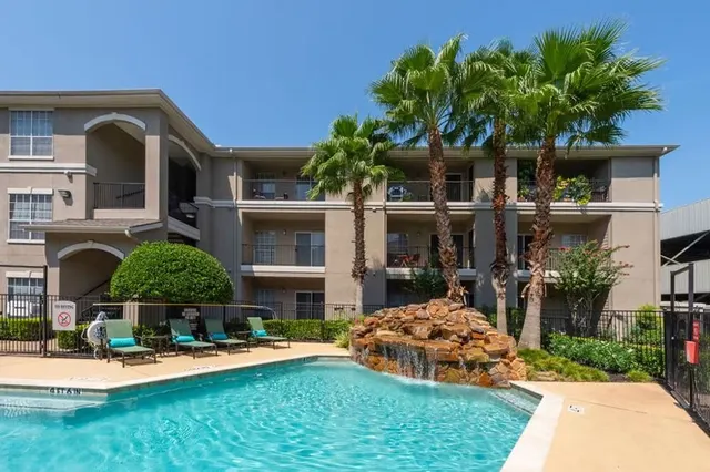 10 Oak Court