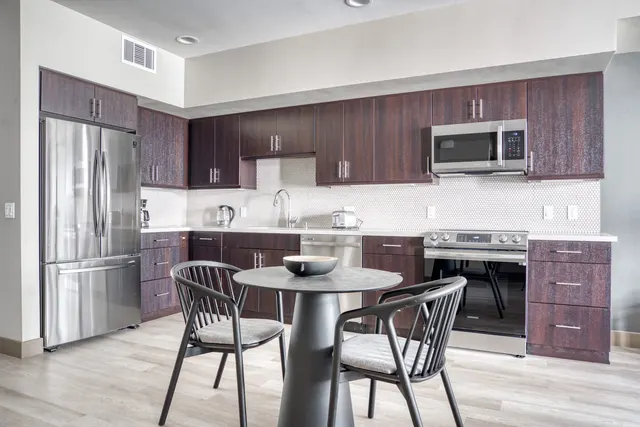 Bayswater Avenue 920