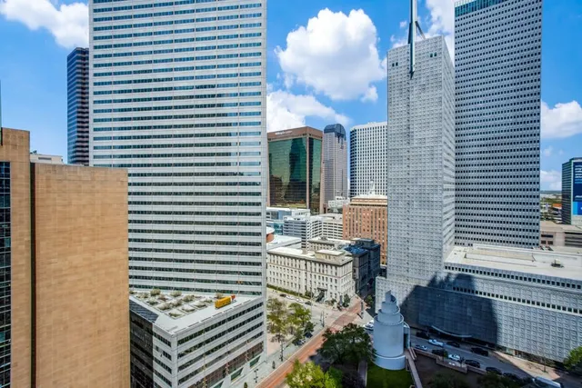 1555 Elm St #1803