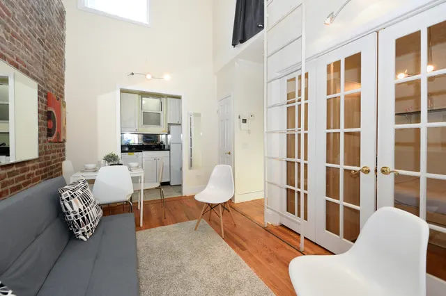 10th Avenue 692