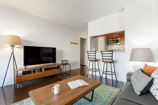 200 East 82nd Street