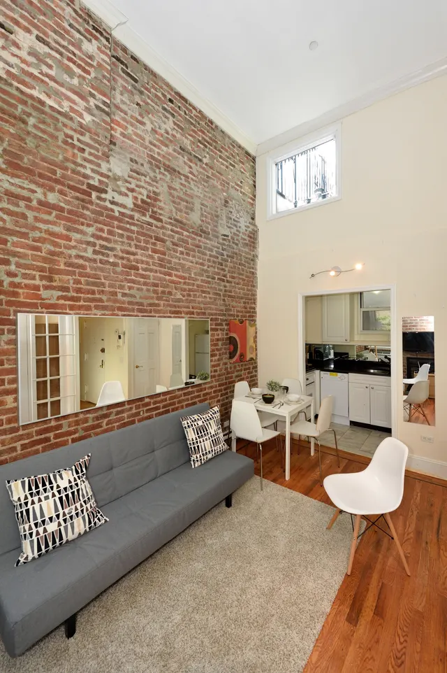 10th Avenue 692