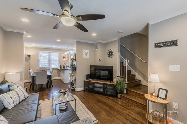 220 Wesmond Dr