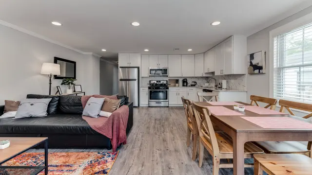 48 E Reed Ave