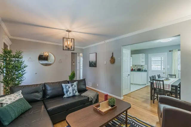 303 E Braddock Rd