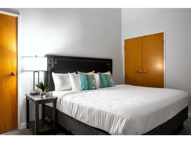 50 N Illinois St #512