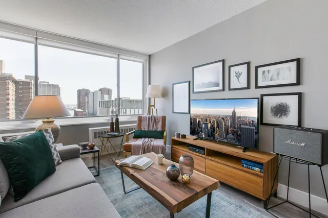 2nd Avenue 480