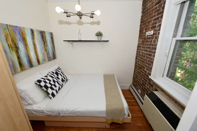10th Avenue 692
