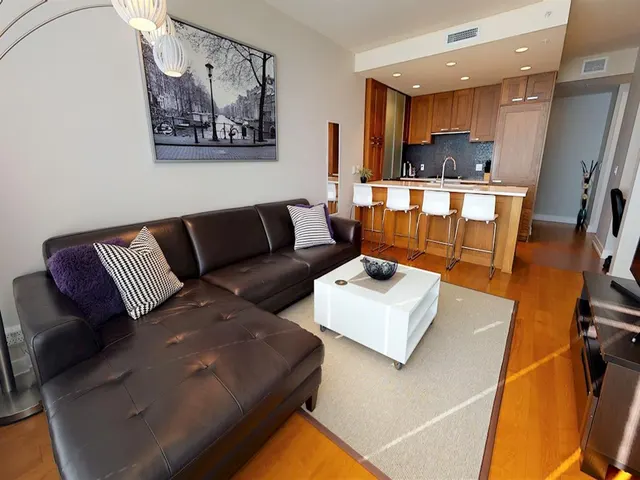 222 Riverfront Ave SW 222