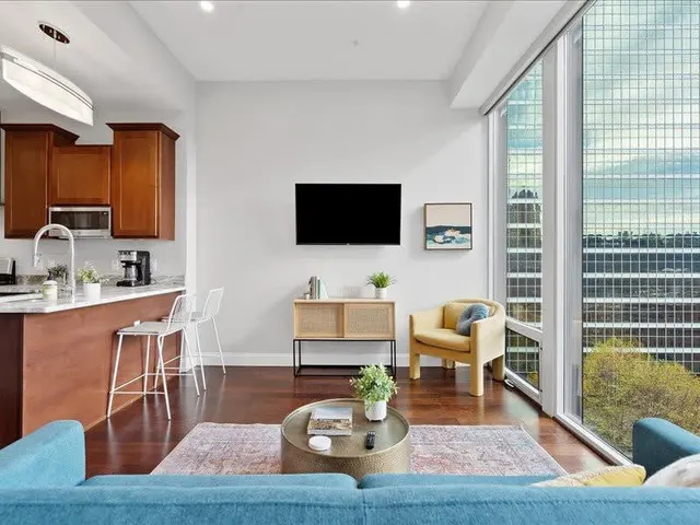 Washington Pl 112
