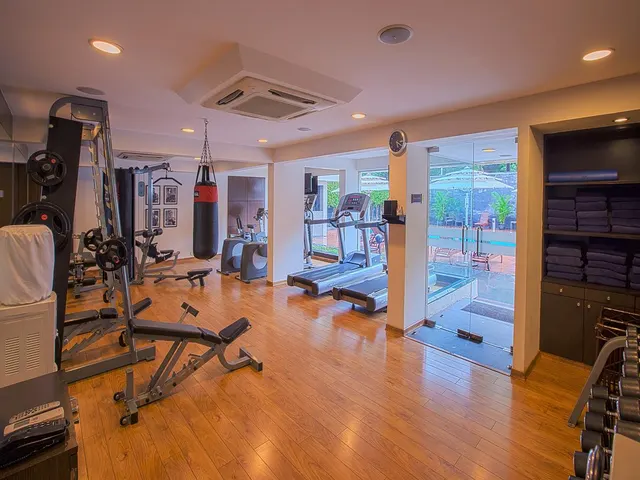 1C Naylor Road, Off Mangaldas Road
