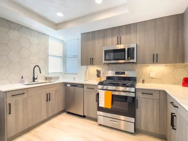 N 71st St #363 15608