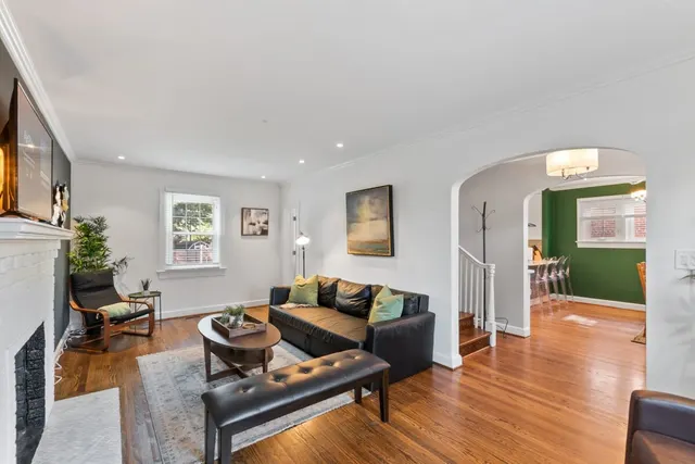 309 E Braddock Rd