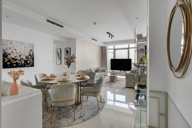 Paramount Tower Hotel & Residences - Dub