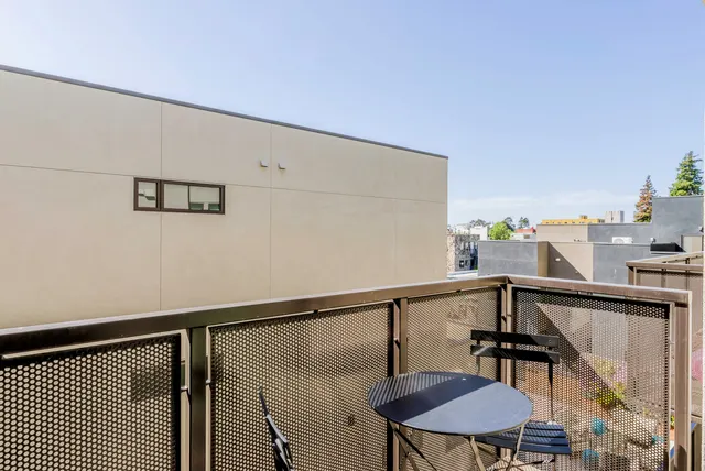 Valley Street 2323