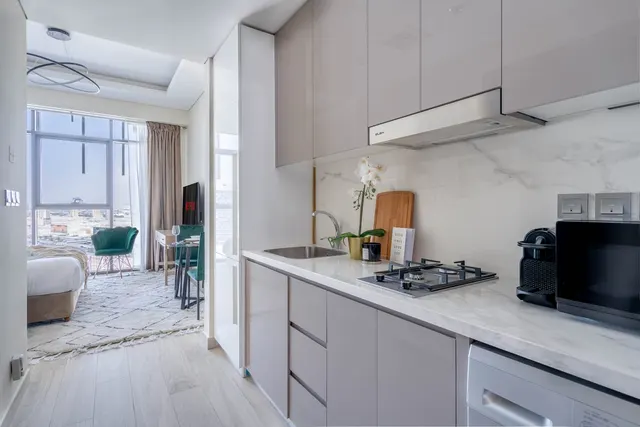 Farhad Azizi Residence, Healthcare City