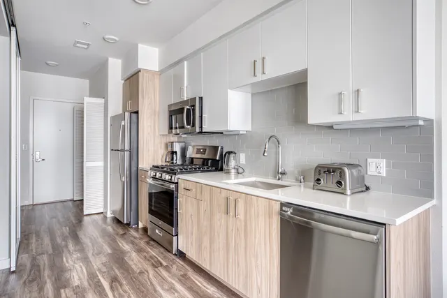 Broadway 3093