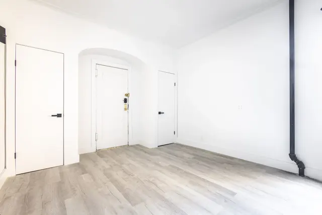 61st Street 579