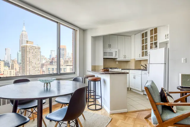 2nd Avenue 484