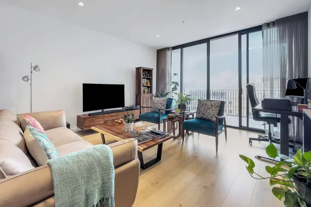 85 Oxford Street in Bondi Junction, Australia