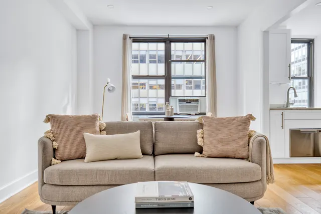 East 48th Street 160