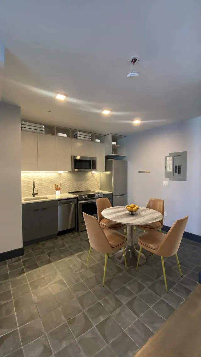Grand Street 475