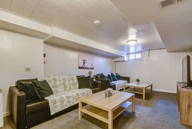606 S Fayette St