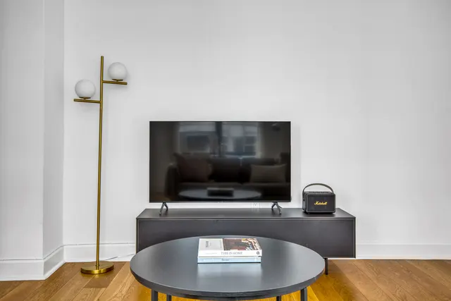 East 48th Street 160
