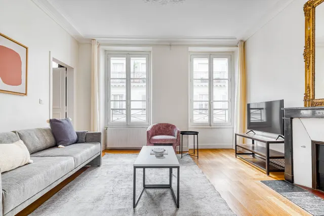 Rue de Ponthieu 8 i Paris, Frankrig