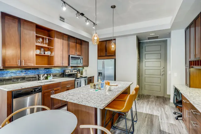 3201 Esperanza Crossing