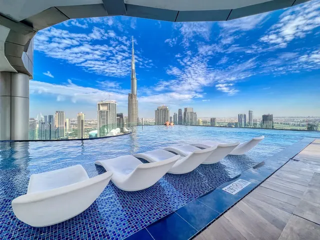 Paramount Tower Hotel & Residences - Dub