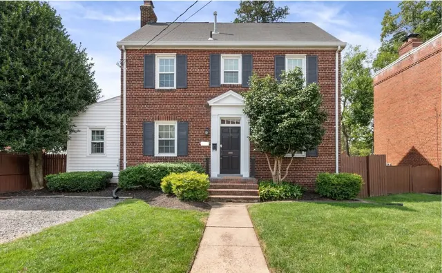 309 E Braddock Rd