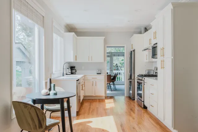 Northeast Iris Street 1525