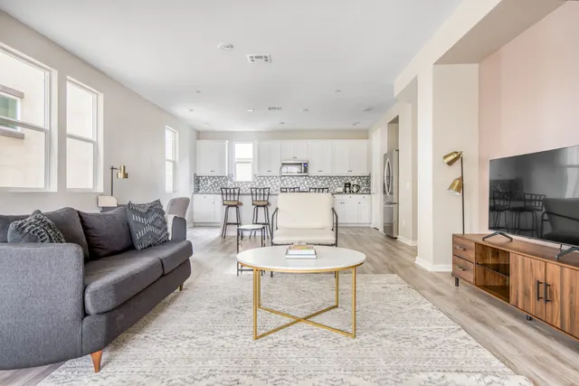 521 Daniel Freeman Circle