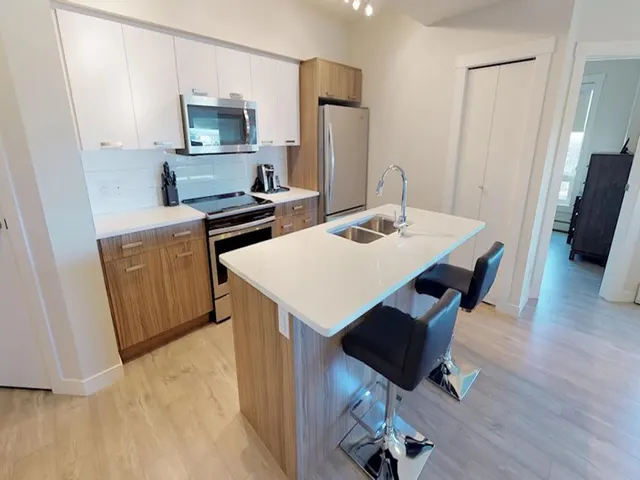 10410 - 102 Ave NW 10410 i Edmonton, Canada