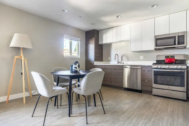 Union Avenue 225