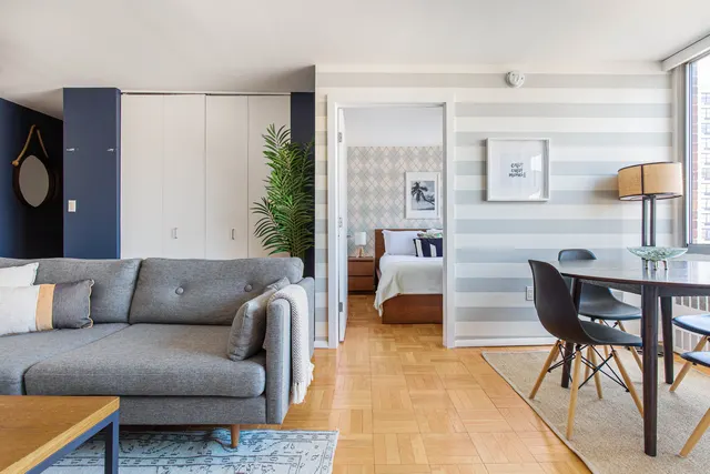 2nd Avenue 484