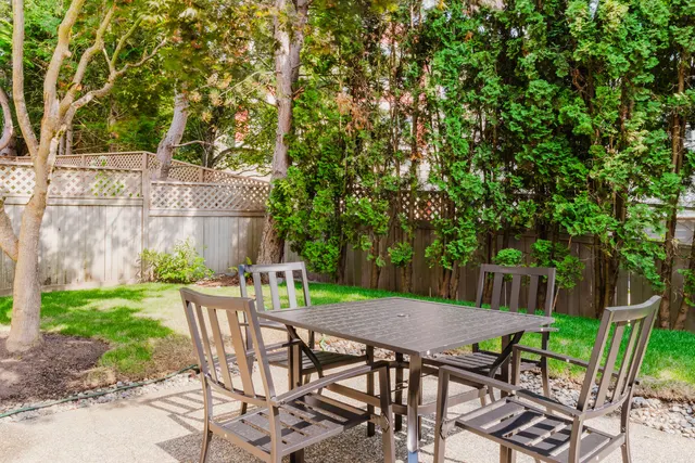 Northeast Iris Street 1525