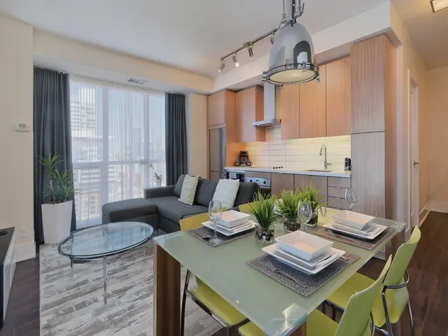 65 Bremner Blvd 65 i Toronto, Canada