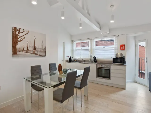 2 bedroom apartment