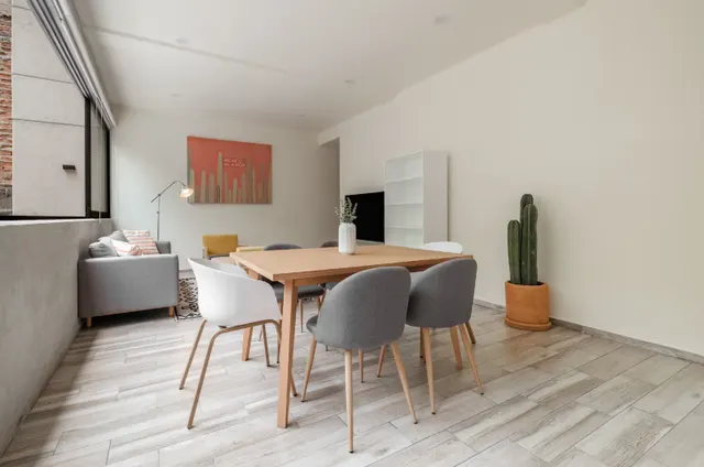 3 bedroom apartment · sleeps 1 (2)
