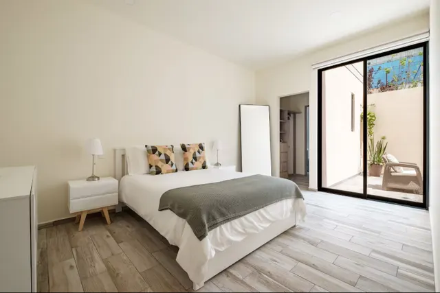 3 bedroom apartment · sleeps 1 (2)