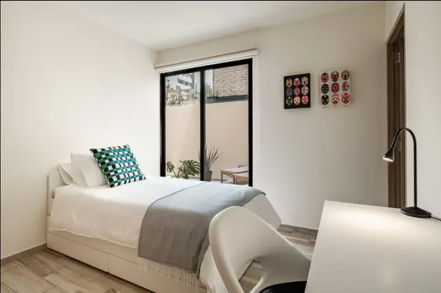 3 bedroom apartment · sleeps 1 (2)